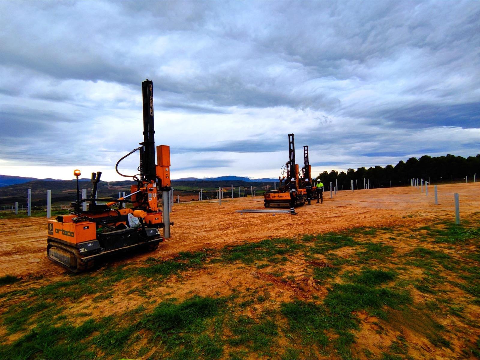 Detalle de perfil hincado en planta solar